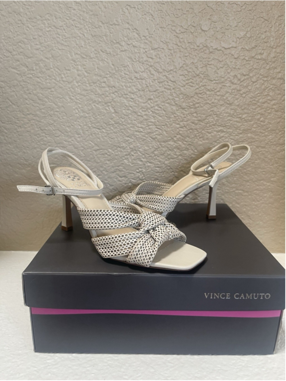 Vince Camuto Cream Polka Dot Bow Heels 7.5 M